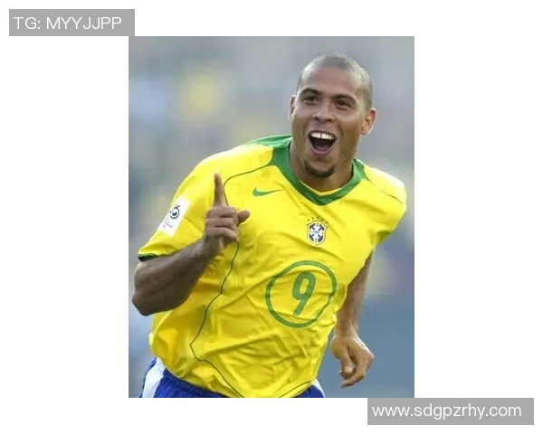 《足球周刊普约尔球星卡回顾：传奇后卫的光辉岁月与精彩瞬间》