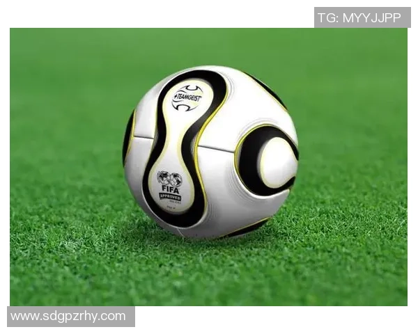 足球球星成长历程全景展示从初露锋芒到巅峰荣耀的传奇之路