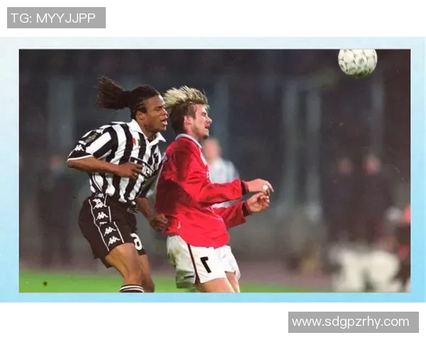 戴维斯携手品牌代言引领足球潮流 运动与时尚完美融合