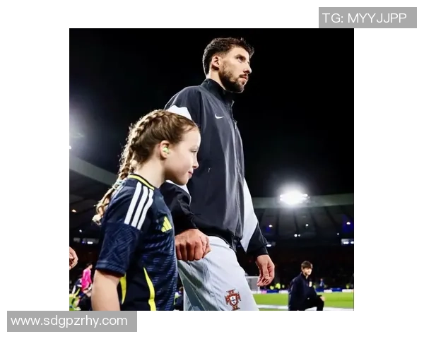 如何用生动的语言形容足球球星的技艺与魅力展现 如何用生动的语言形容足球球星的技艺与魅力展现